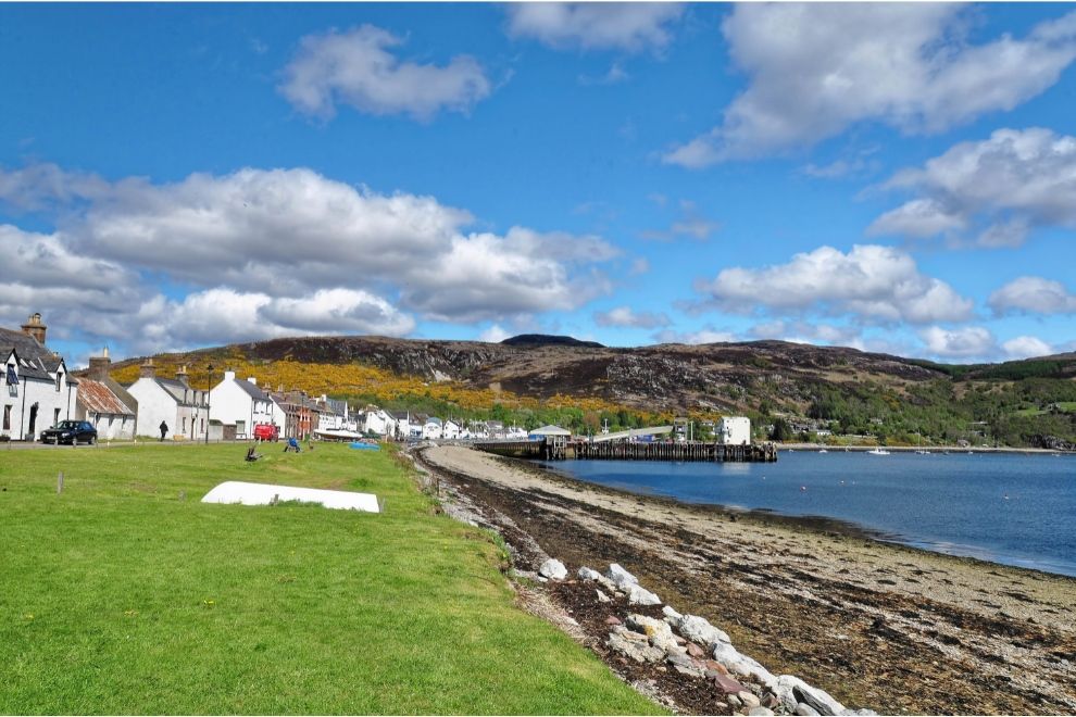 Which Scottish towns and villages are the most popular to travel to